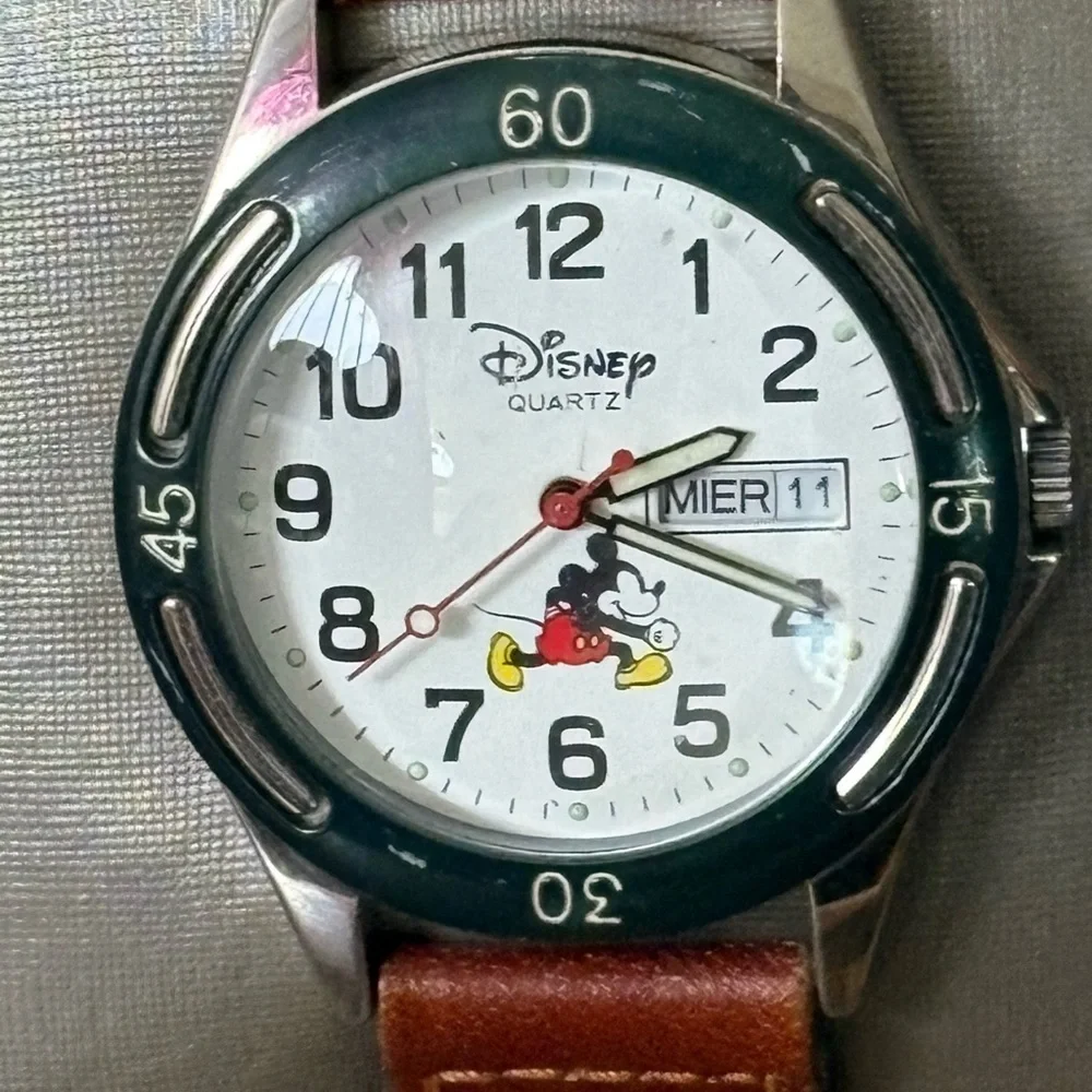 Disney Mickey Mouse Watch with Calendar in Spanish Glow in Dark Water Resistant